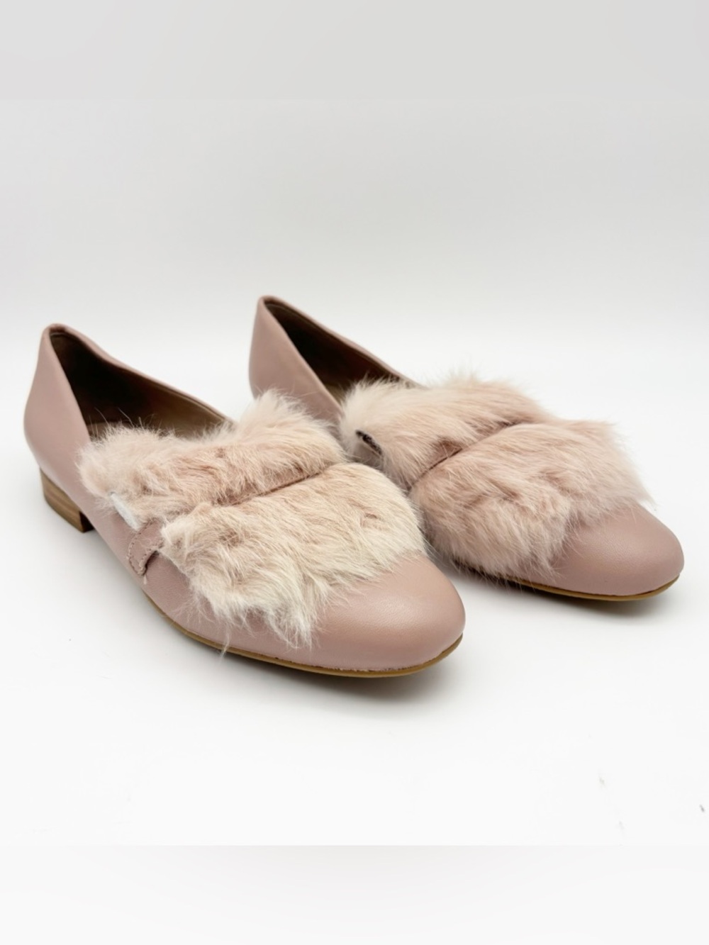 Donald Pliner Lilian Fur Loafers in Blush Size 7